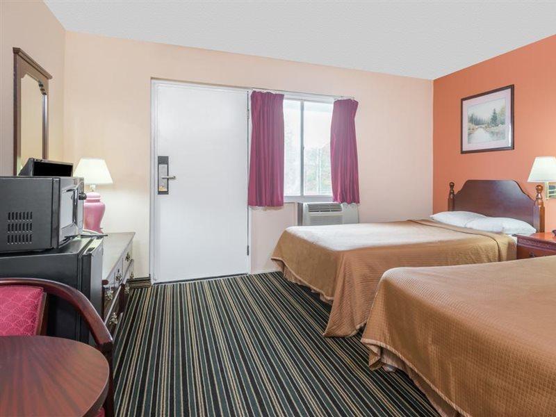 Days Inn By Wyndham Lenox Ma Eksteriør billede