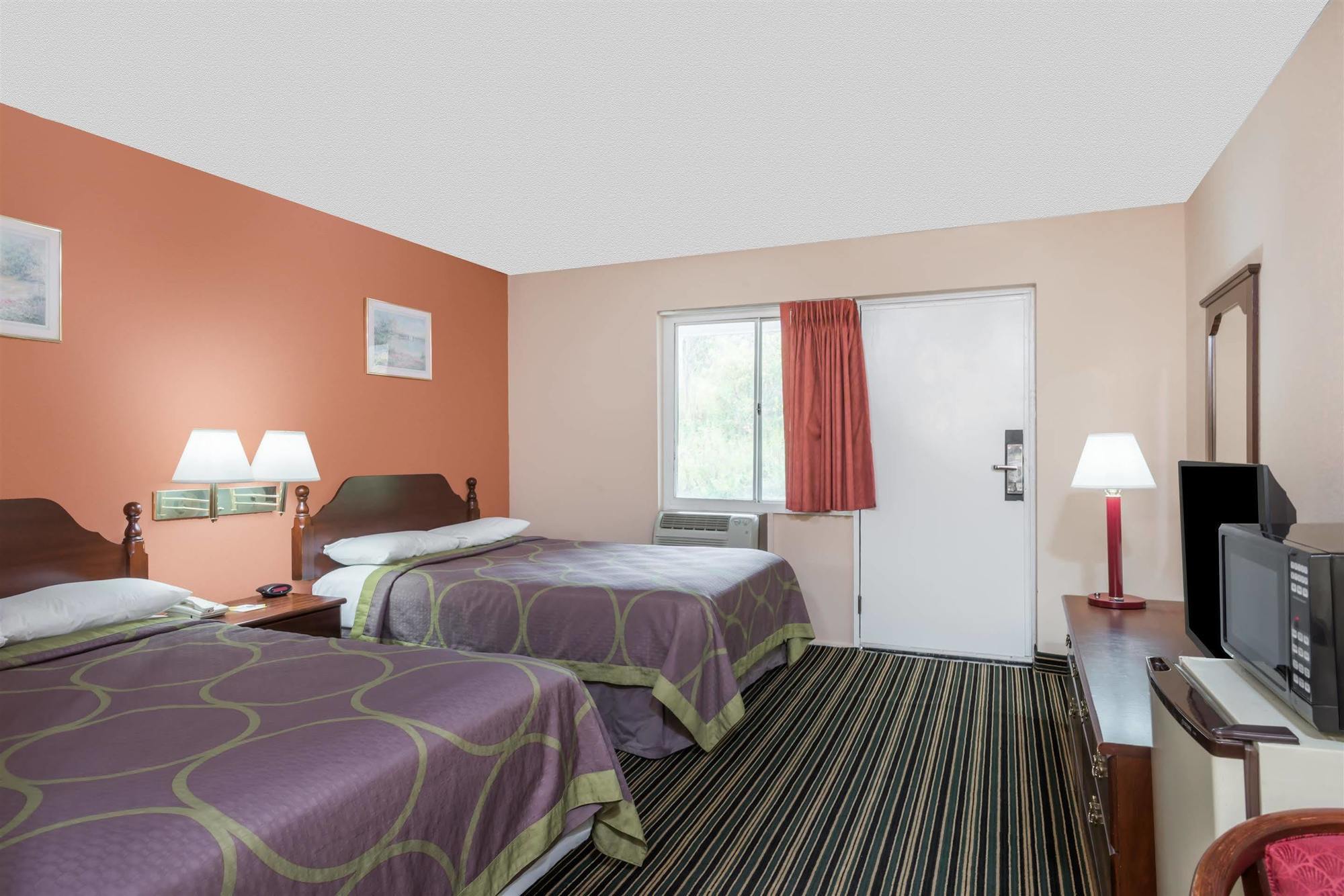 Days Inn By Wyndham Lenox Ma Eksteriør billede