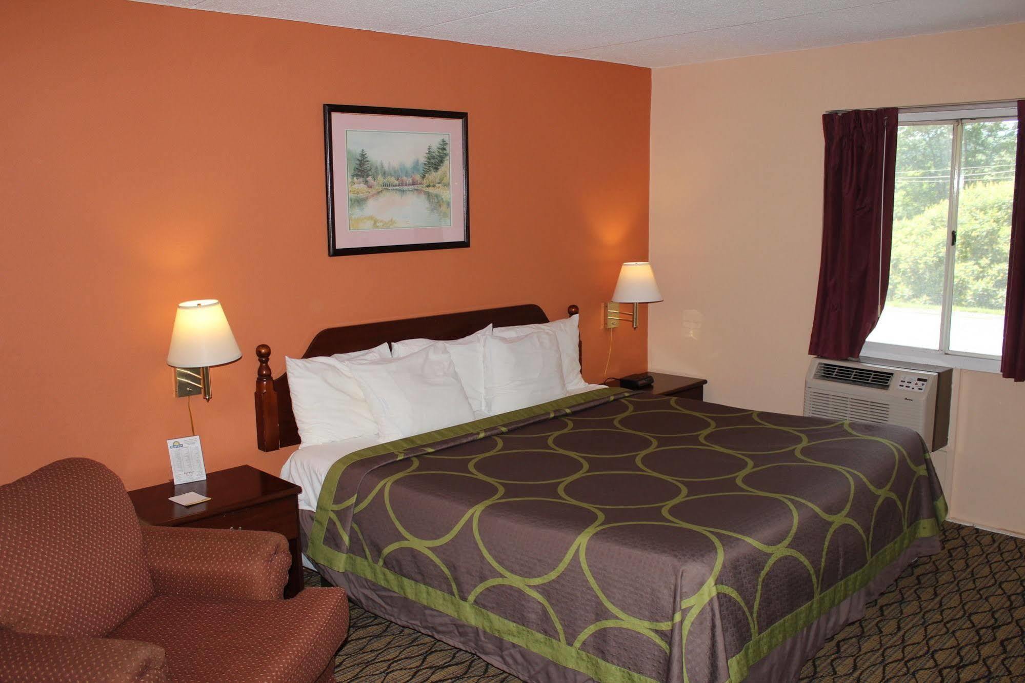 Days Inn By Wyndham Lenox Ma Eksteriør billede